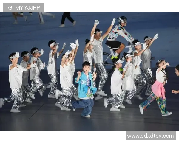 成都街舞队的风格变迁与文化融合探讨